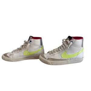 Nike Blazer Mid ‘77 High Top Sneakers GS Size 5 Y / 6.5 W White Volt Hyper Royal